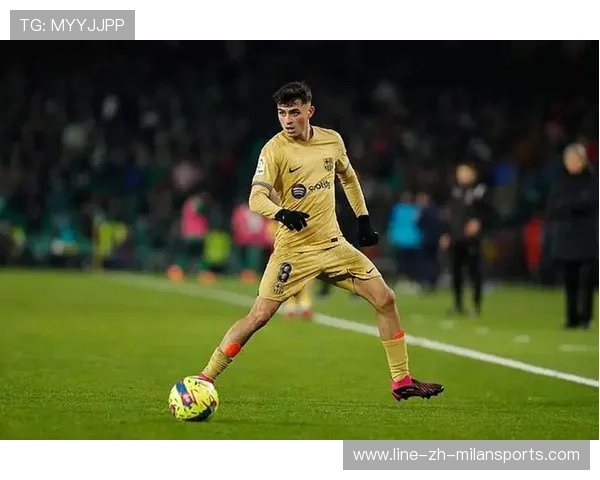 巴萨耐心组织推进，佩德里弧顶任意球直击死角